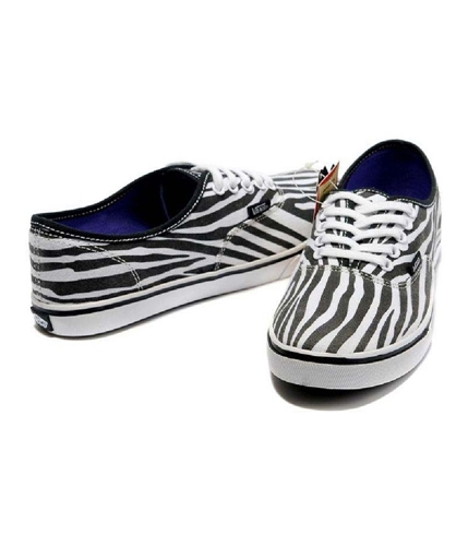 Vans Unisex Authentic Lo Pro Zebra Skate Sneakers zebrablklibertyprple M3.5 W5